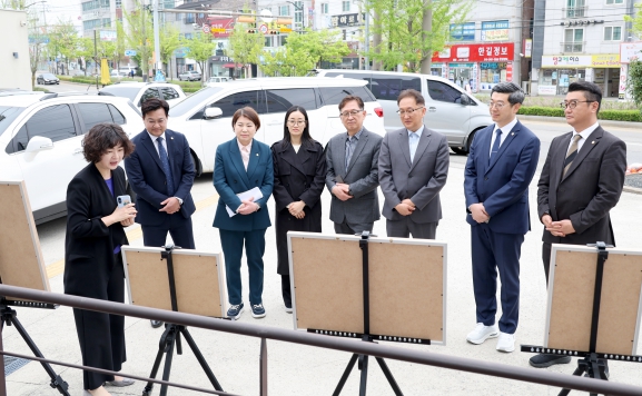 행정위원회 현장활동 (전주시민기록관)